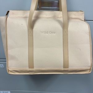 Wildone dog carrier